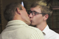 growlboys-midsemester_nights_dream-ch1_pt2-gay_furries_transformation-01